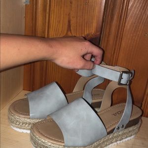 Espadrille sandals